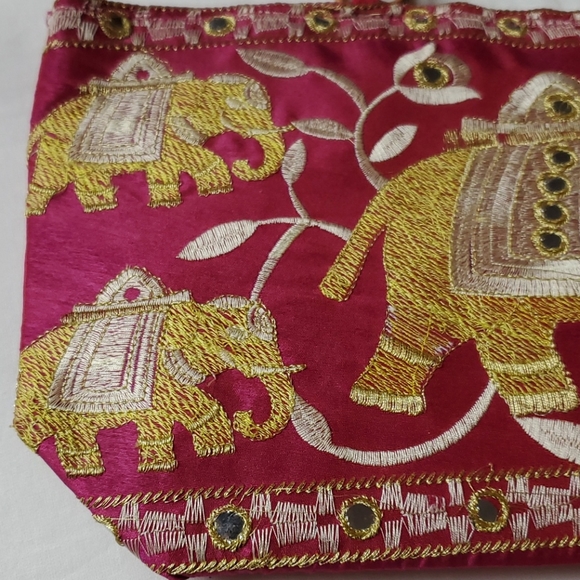 Purse with embroidered elephants - Picture 6 of 9
